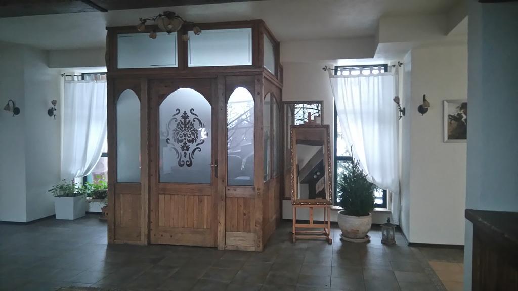 Karczma Biesiadna Bed & Breakfast Dalnia ภายนอก รูปภาพ