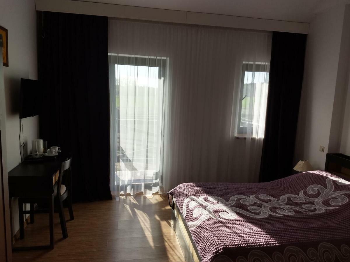 Karczma Biesiadna Bed & Breakfast Dalnia ภายนอก รูปภาพ