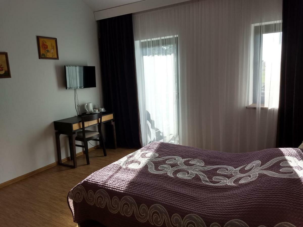 Karczma Biesiadna Bed & Breakfast Dalnia ภายนอก รูปภาพ